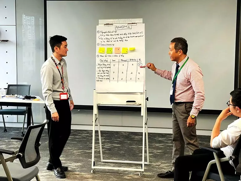 Học viên thực hành bài tập cá nhân tại Infochief