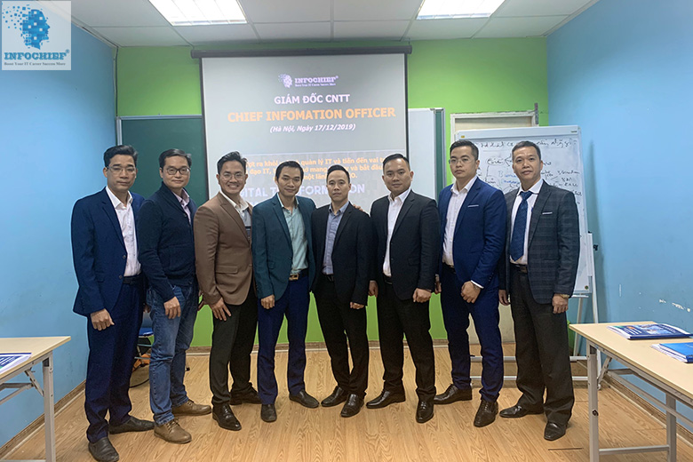 Bế giảng Khóa học Giám đốc CNTT - CIO cho các Nhà quản lý bộ phận IT, tổ chức Public tại Hà Nội.