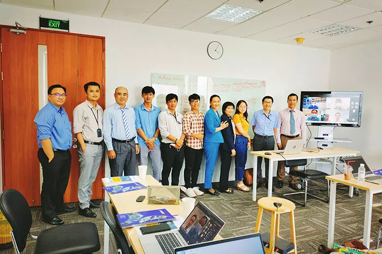 Bế giảng Khóa học Quản Lý An Toàn và Bảo Mật Thông Tin. Tổ chức tại Công ty Axis Việt Nam, TP. Hồ Chí Minh.