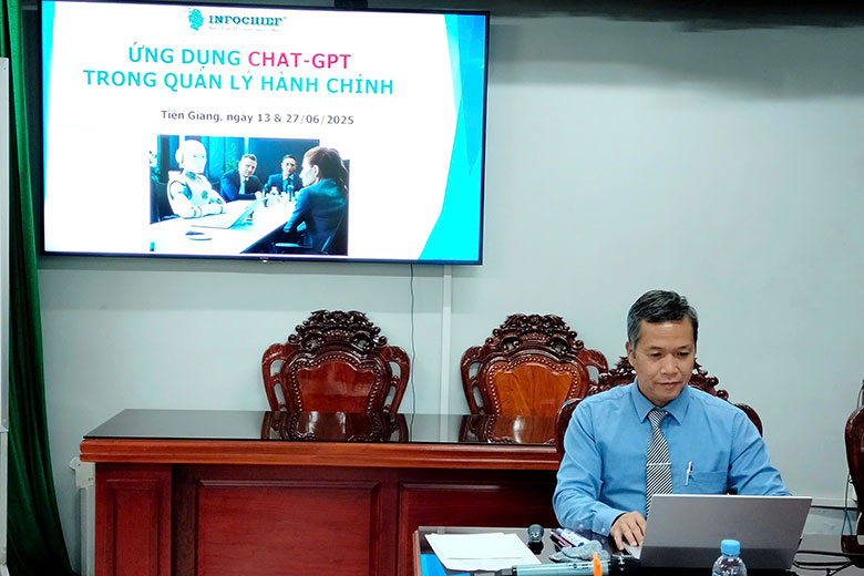 Bế giảng Khóa học Ứng Dụng ChatGPT Trong Quản Lý Hành Chính tại Tiền Giang.